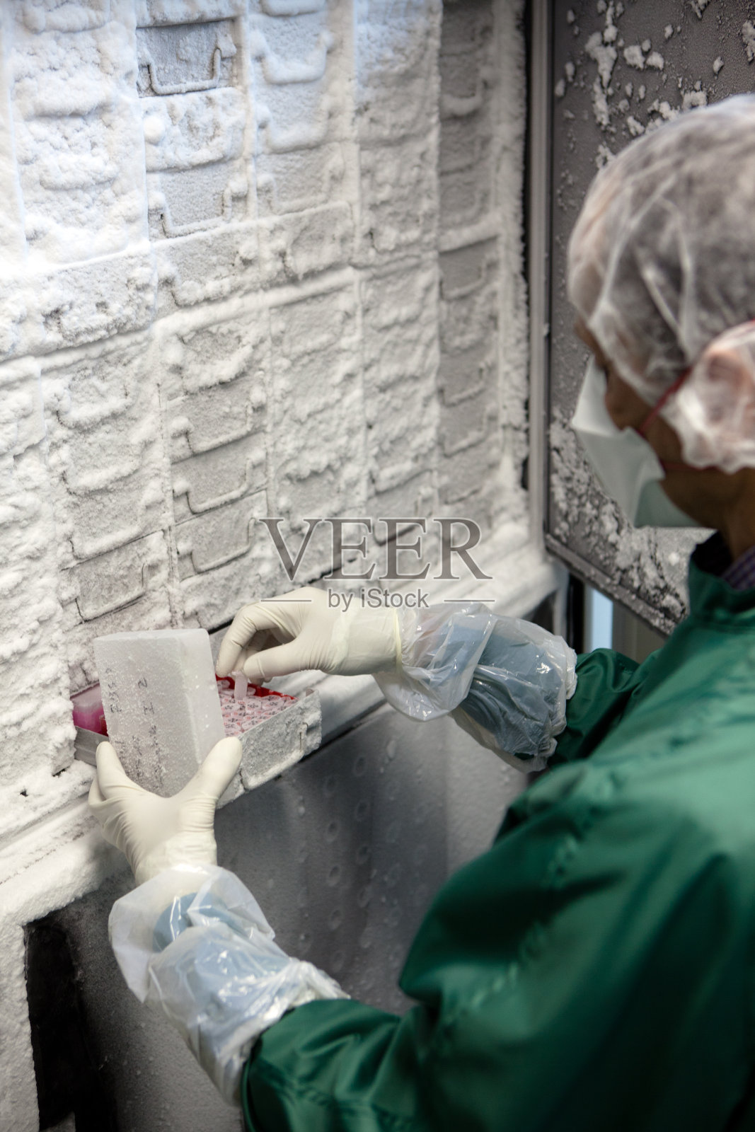 Thermo Scientific冰箱的研究人员照片摄影图片