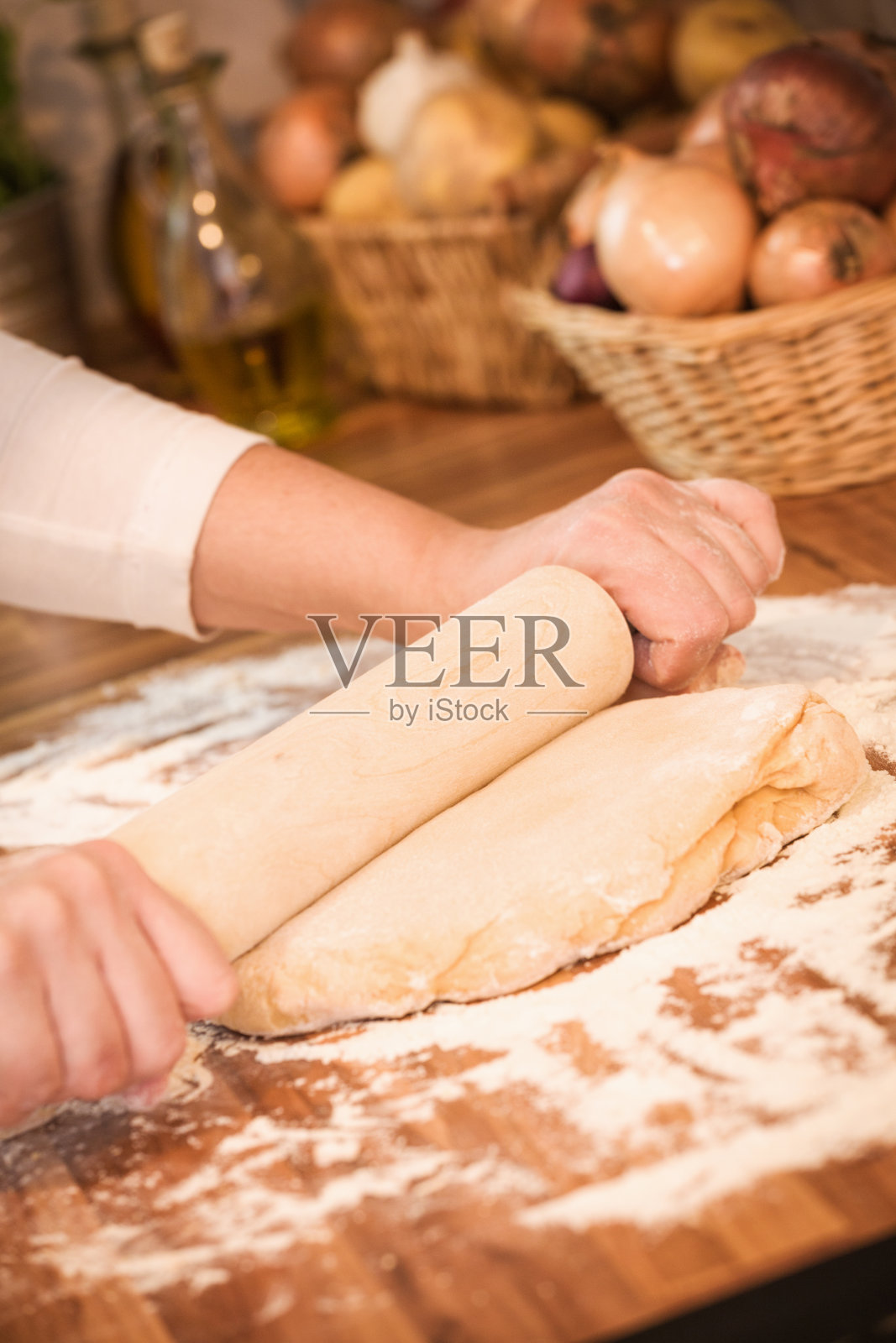 揉面照片摄影图片