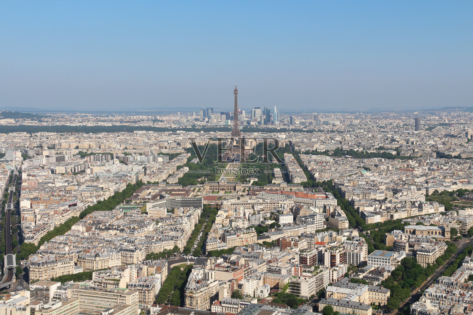 埃菲尔铁塔俯瞰巴黎照片摄影图片