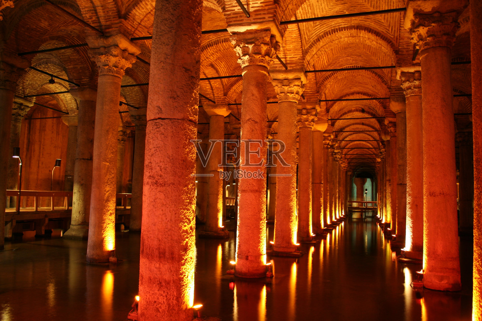 教堂水箱照片摄影图片