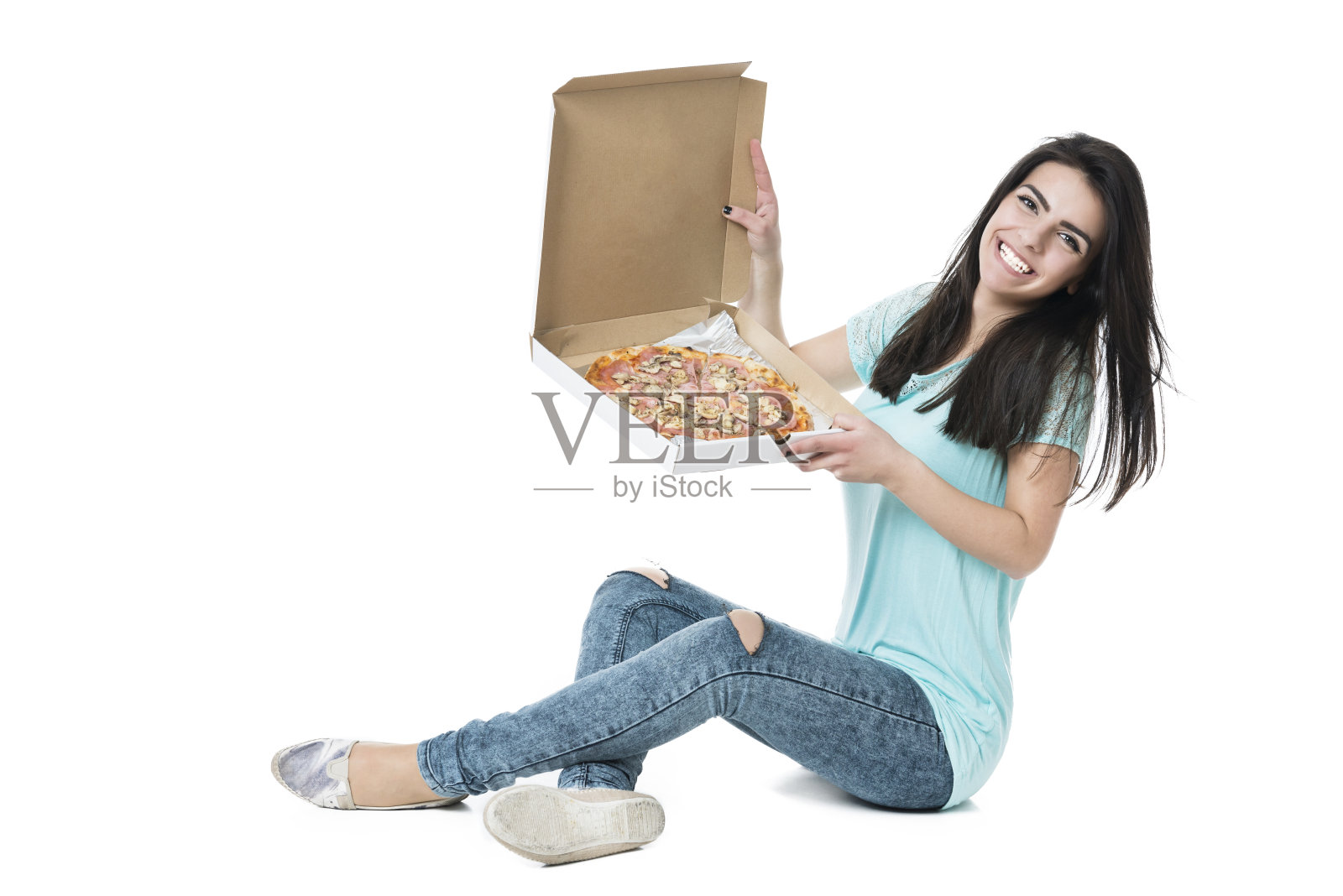 快乐少女如何拿着一盒披萨照片摄影图片