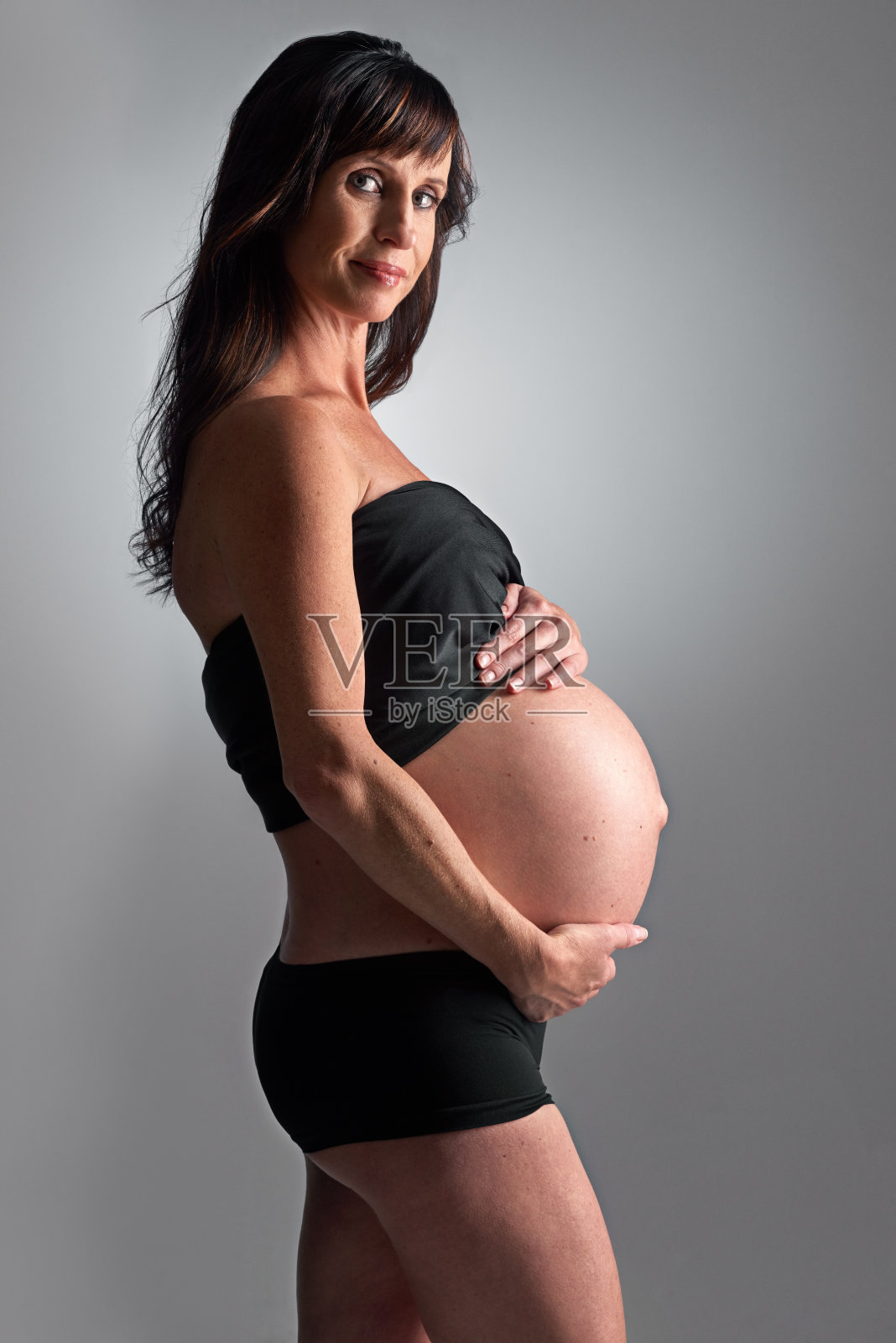 期待她的到来照片摄影图片