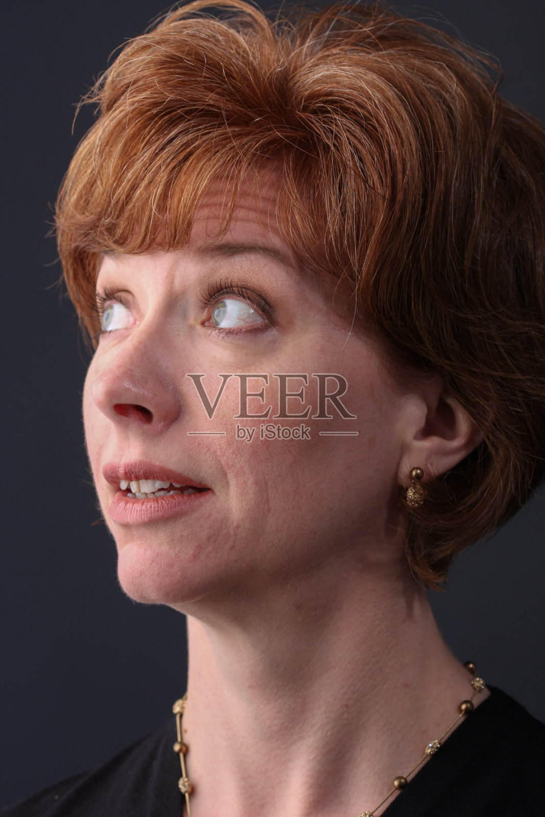 红发女郎照片摄影图片