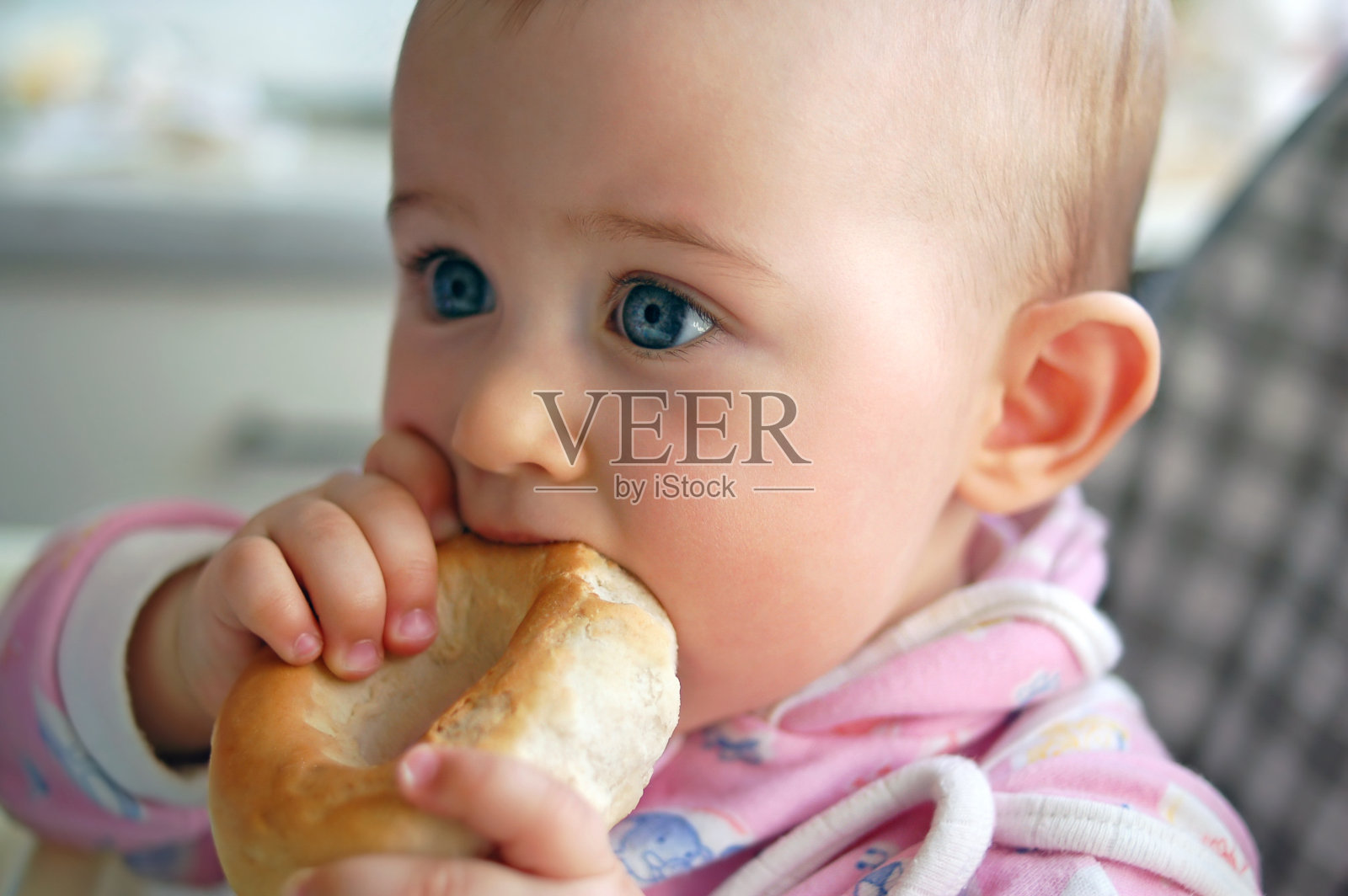 吃婴儿照片摄影图片