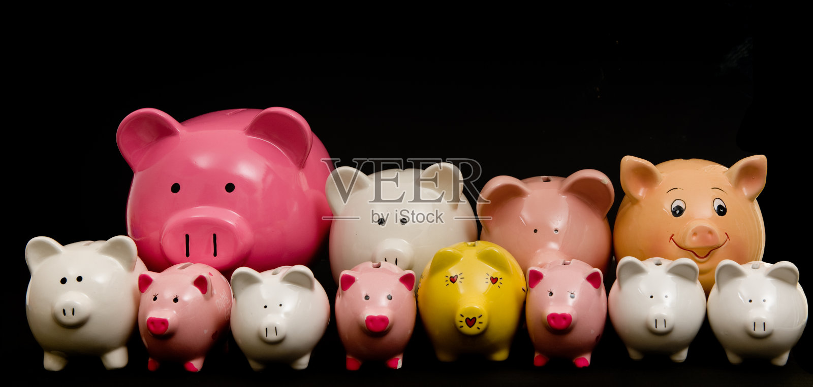 存钱罐，储蓄和金融照片摄影图片