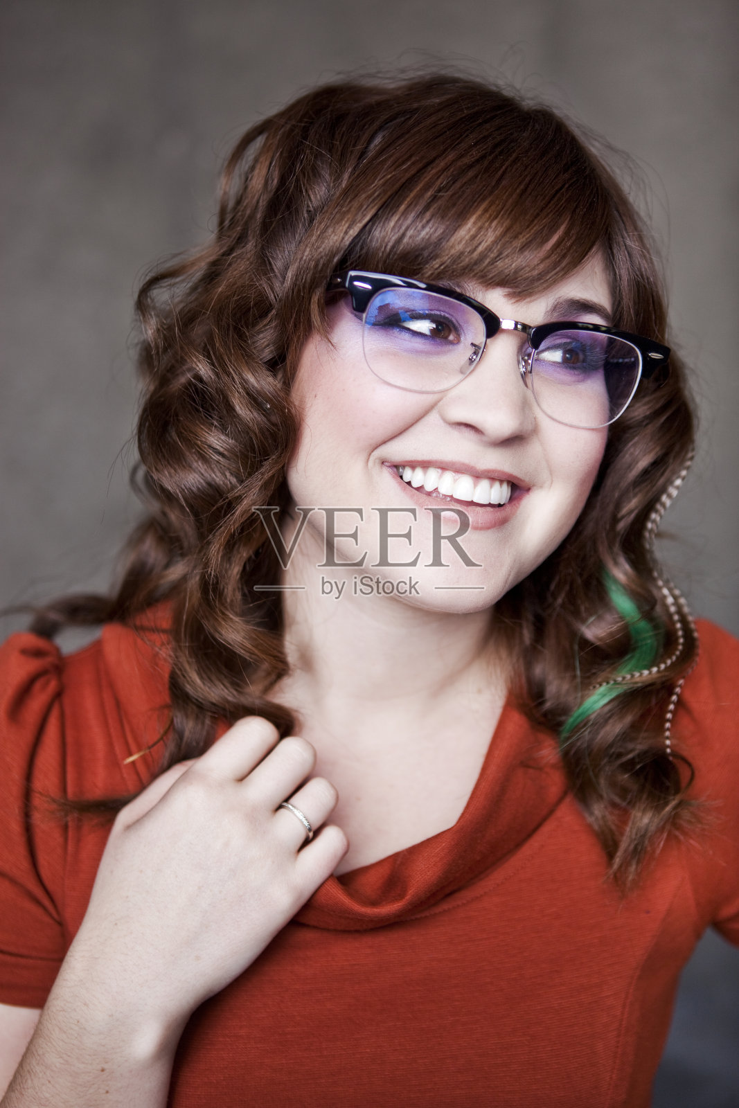 美丽微笑的少女照片摄影图片