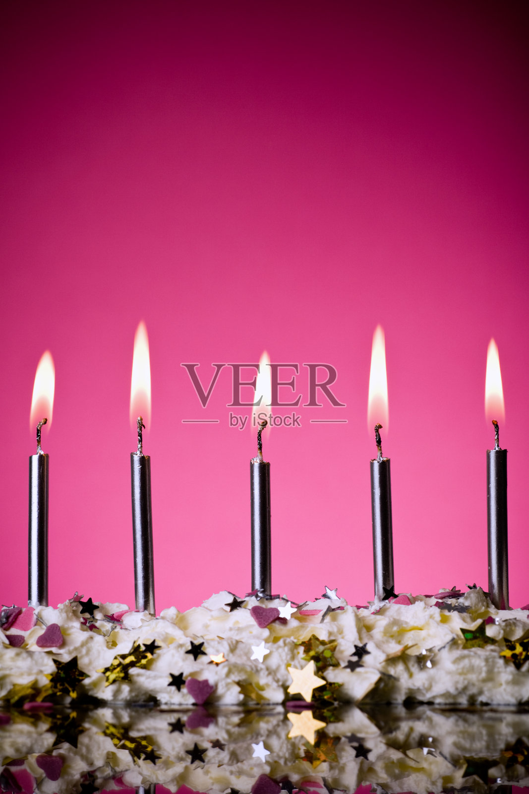 生日蛋糕的蜡烛照片摄影图片