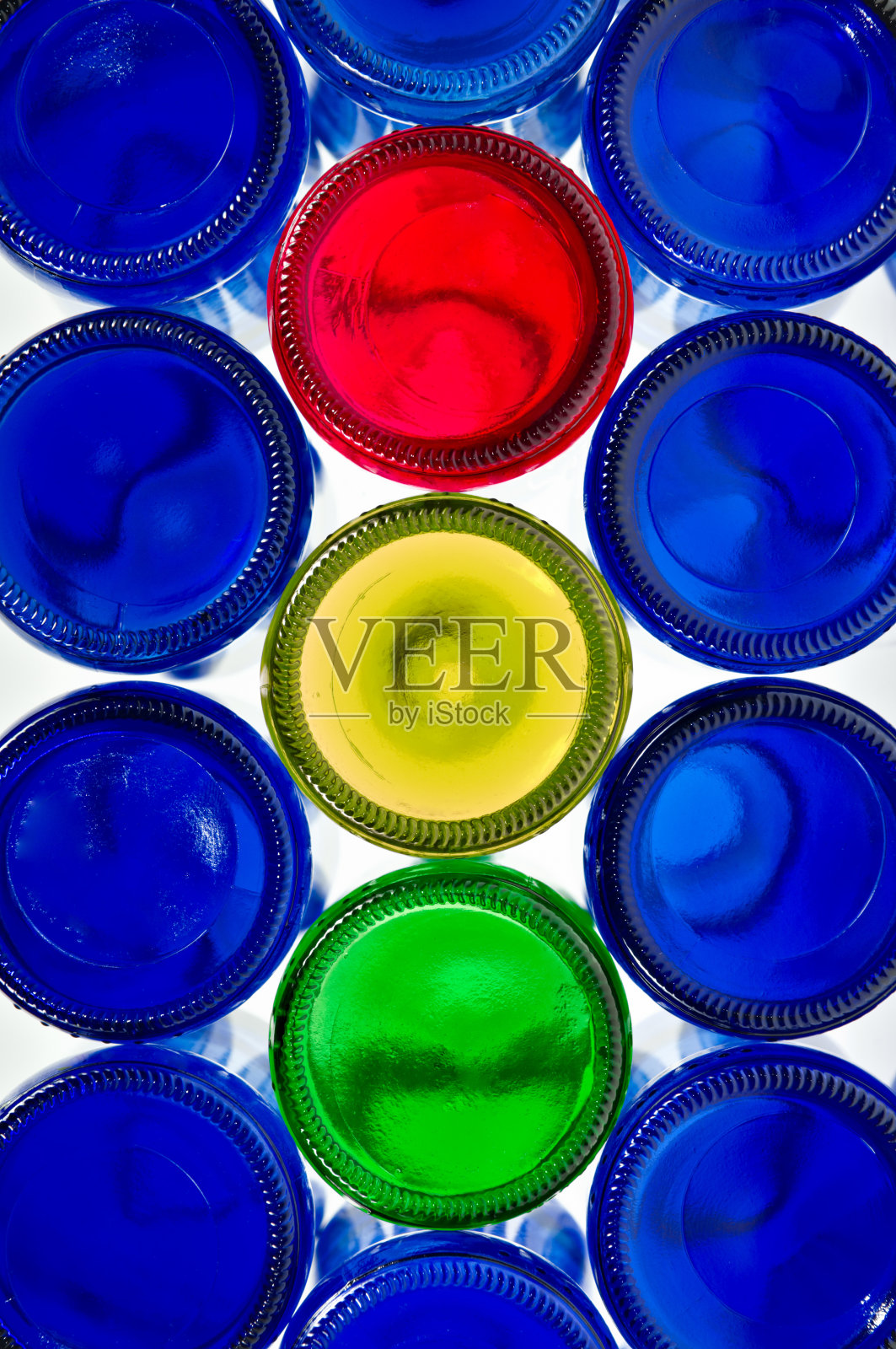 红绿灯。回收的概念。照片摄影图片