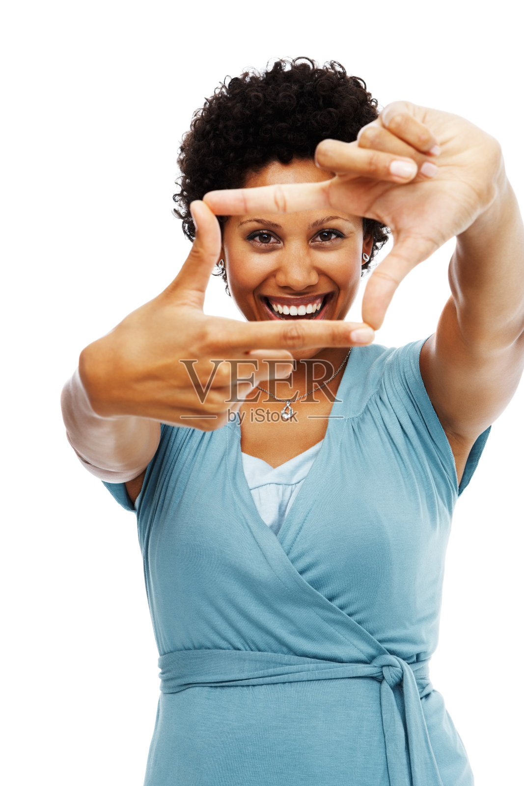 中年妇女在白色背景下做手势照片摄影图片