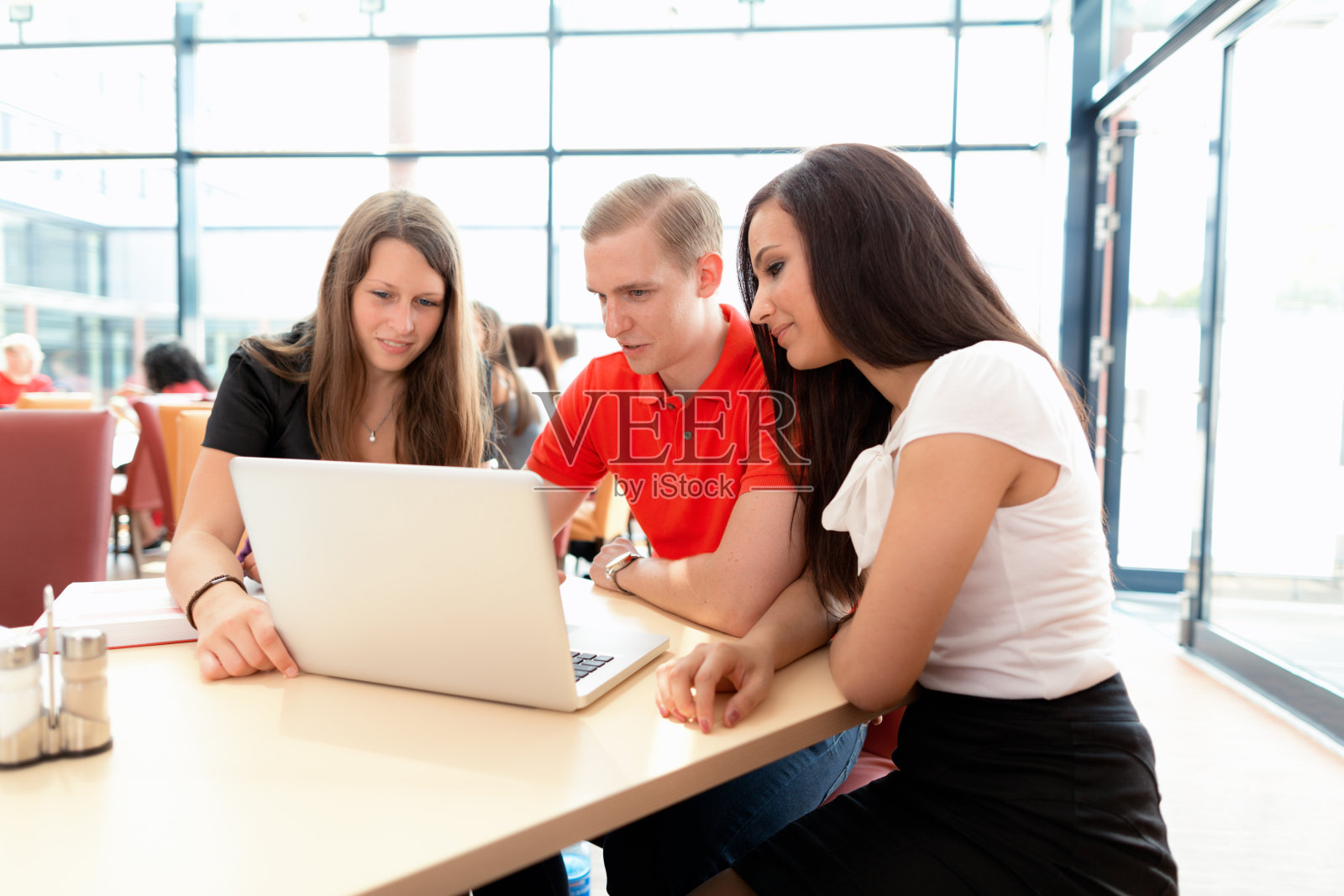 学生笔记本餐厅照片摄影图片