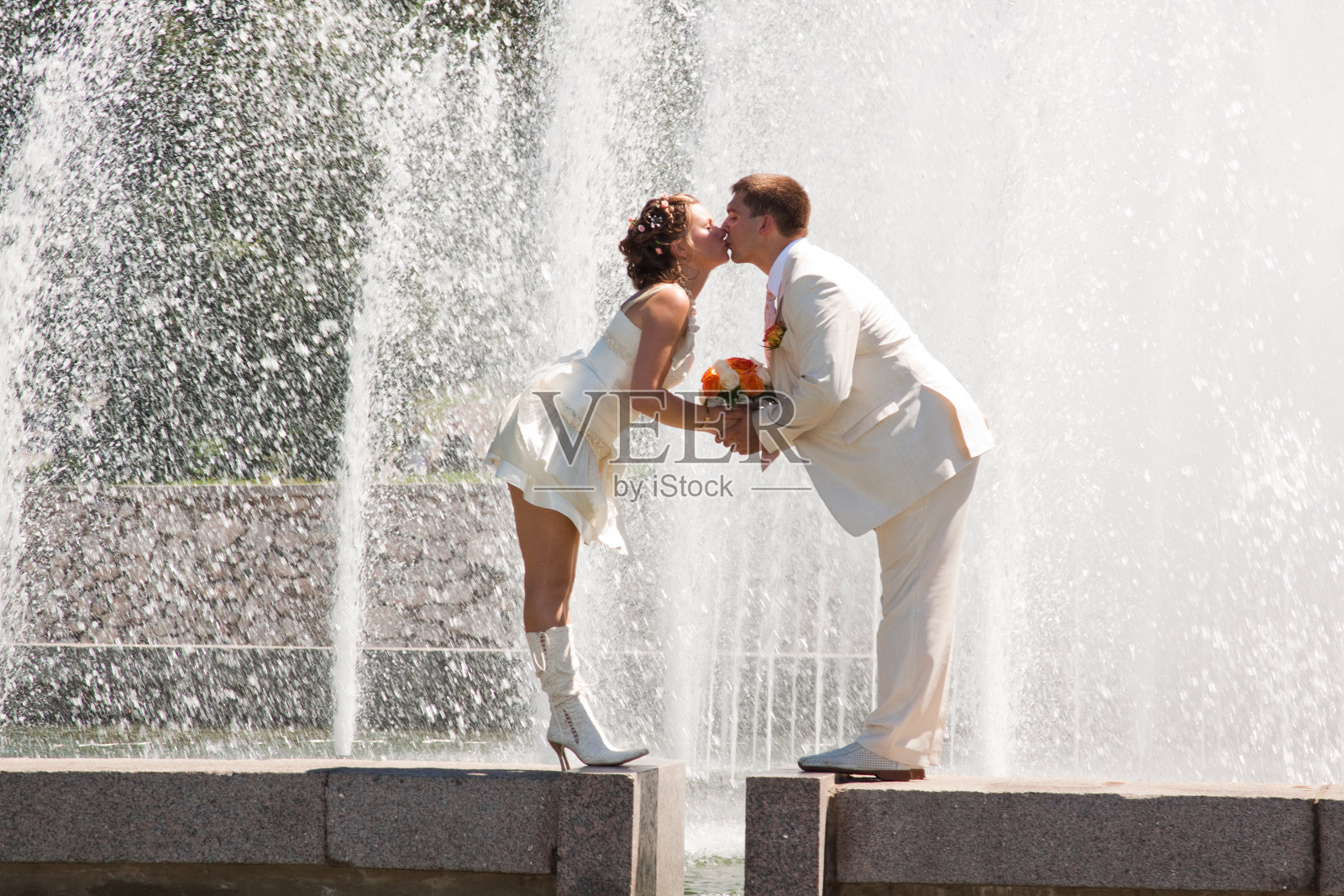 新婚夫妇照片摄影图片