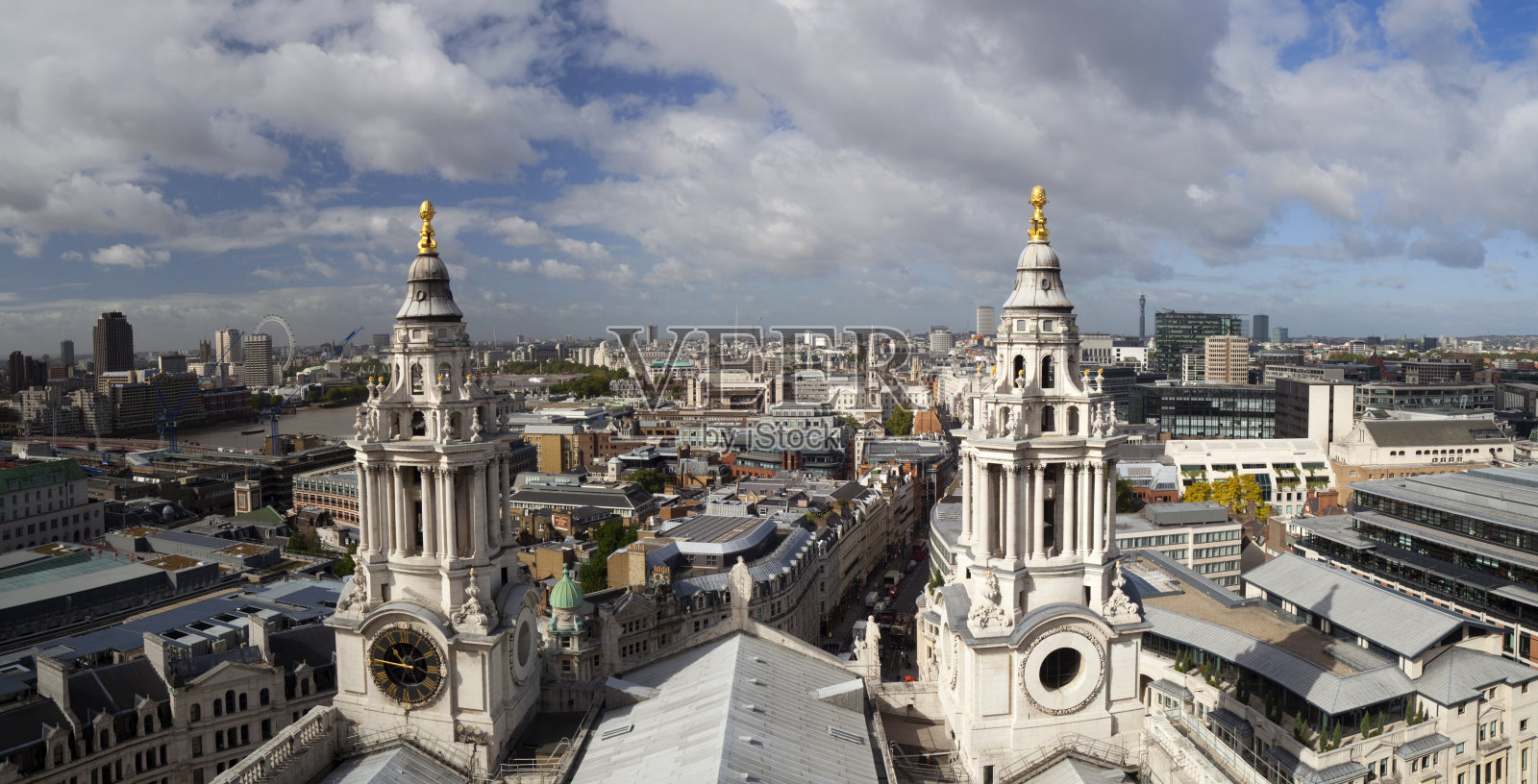 从伦敦圣保罗大教堂眺望照片摄影图片