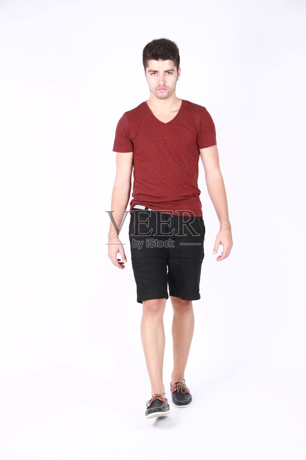 男人在走路照片摄影图片