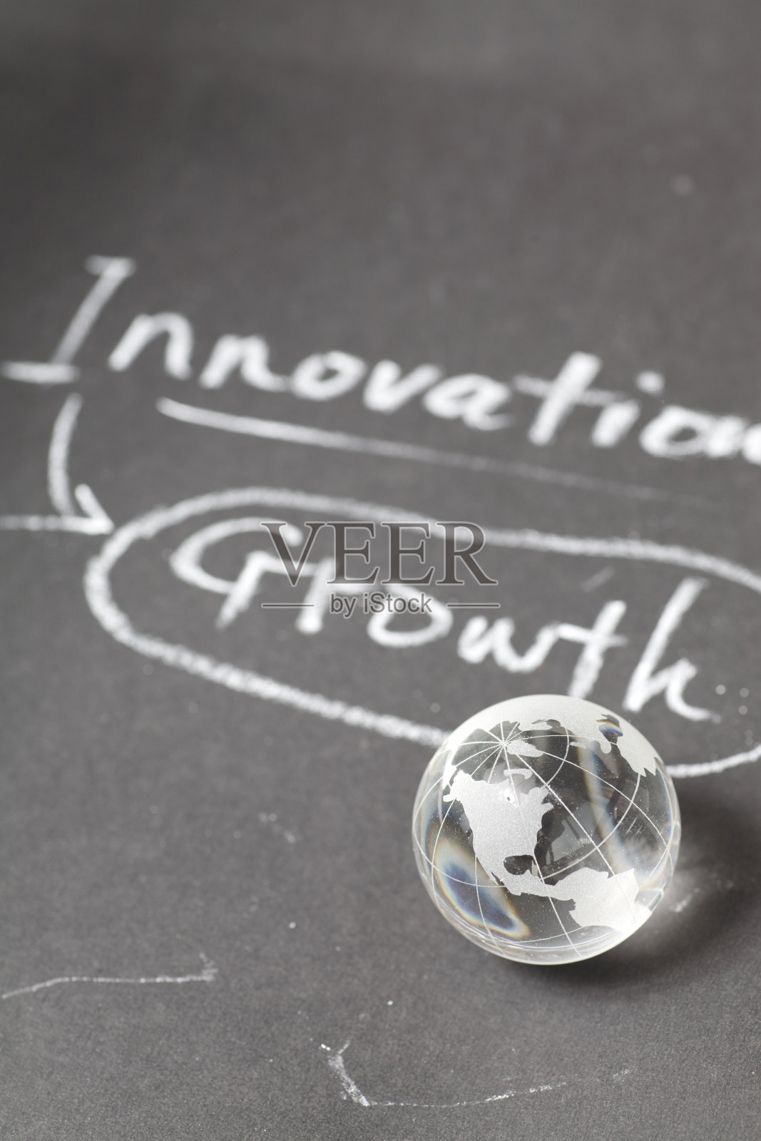 在黑板上写字照片摄影图片