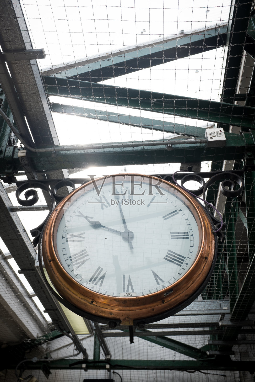 火车站里的时钟照片摄影图片