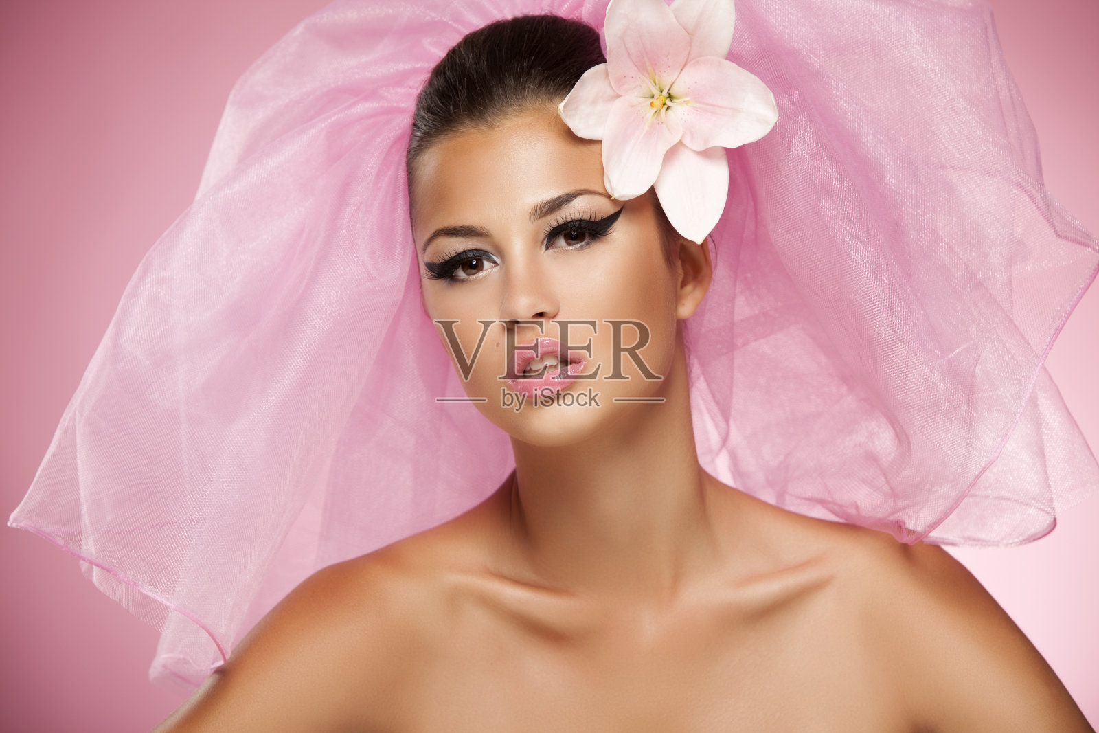 粉红色的新娘照片摄影图片