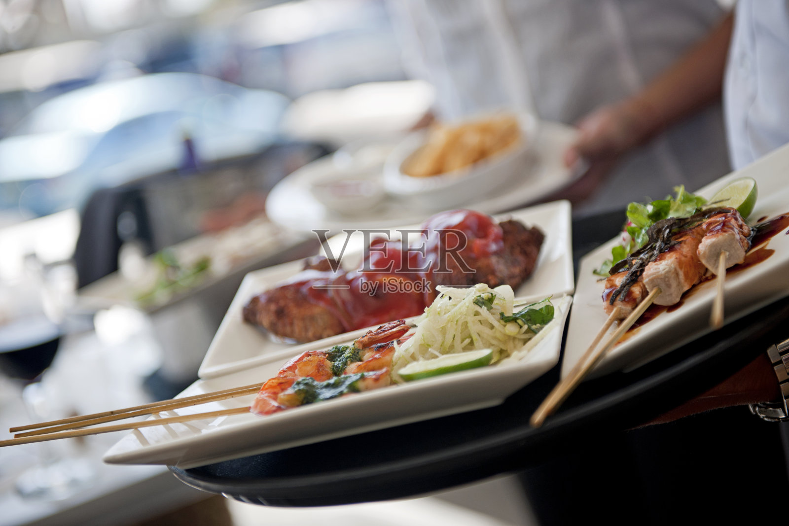 食物放在盘子照片摄影图片