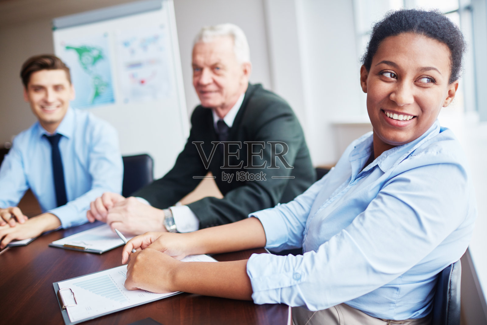 在会议上照片摄影图片