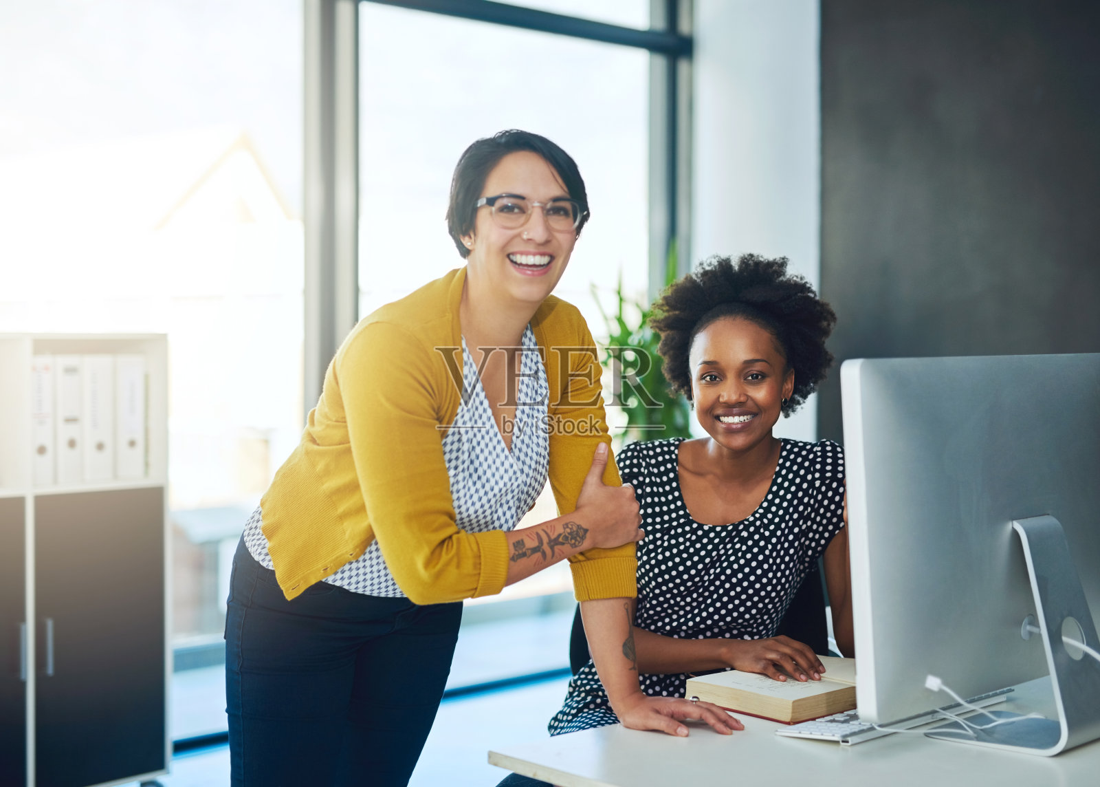 我们离成功很近了!照片摄影图片