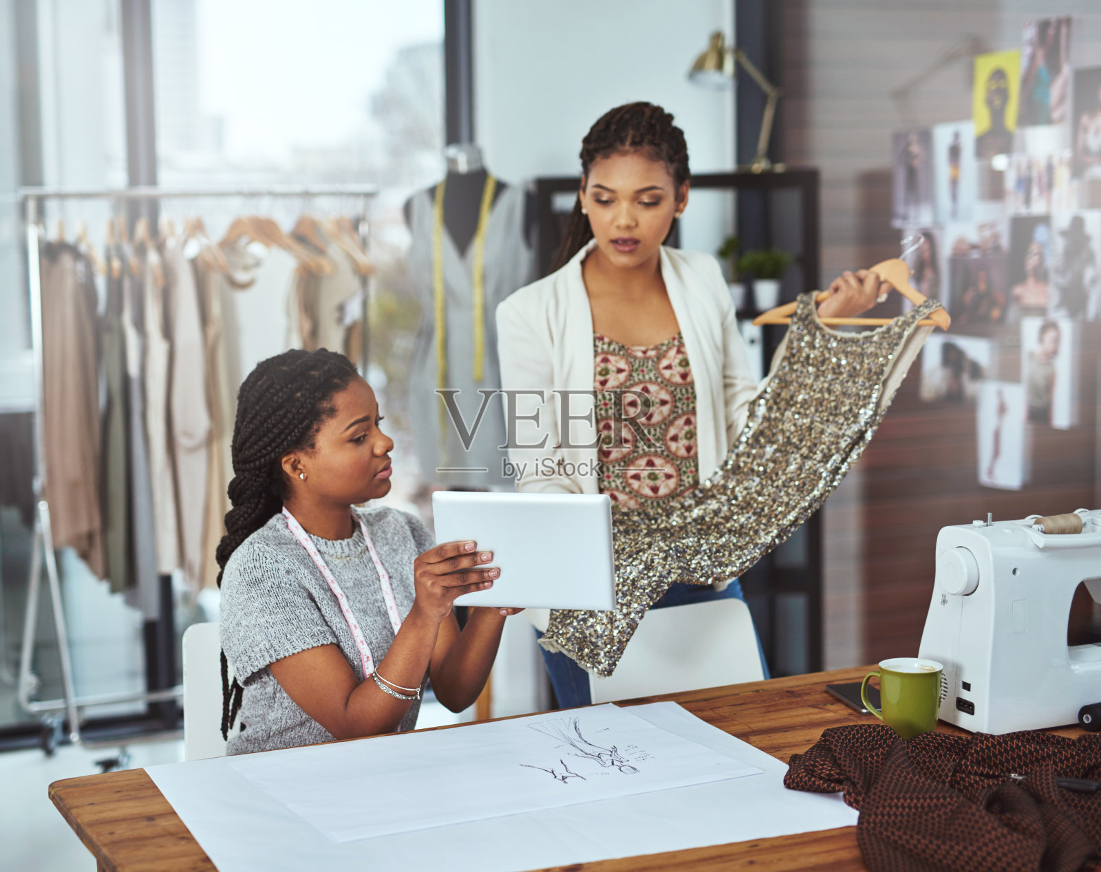 我有点担心你剪错了照片摄影图片
