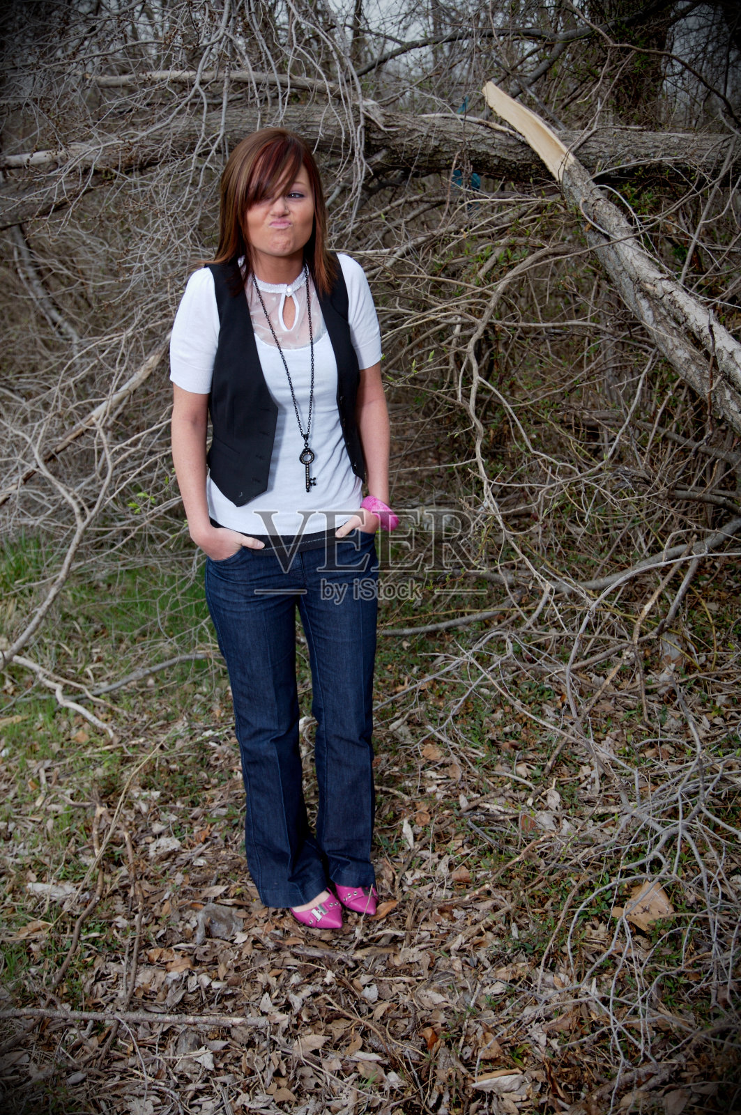 少女户外肖像照片摄影图片