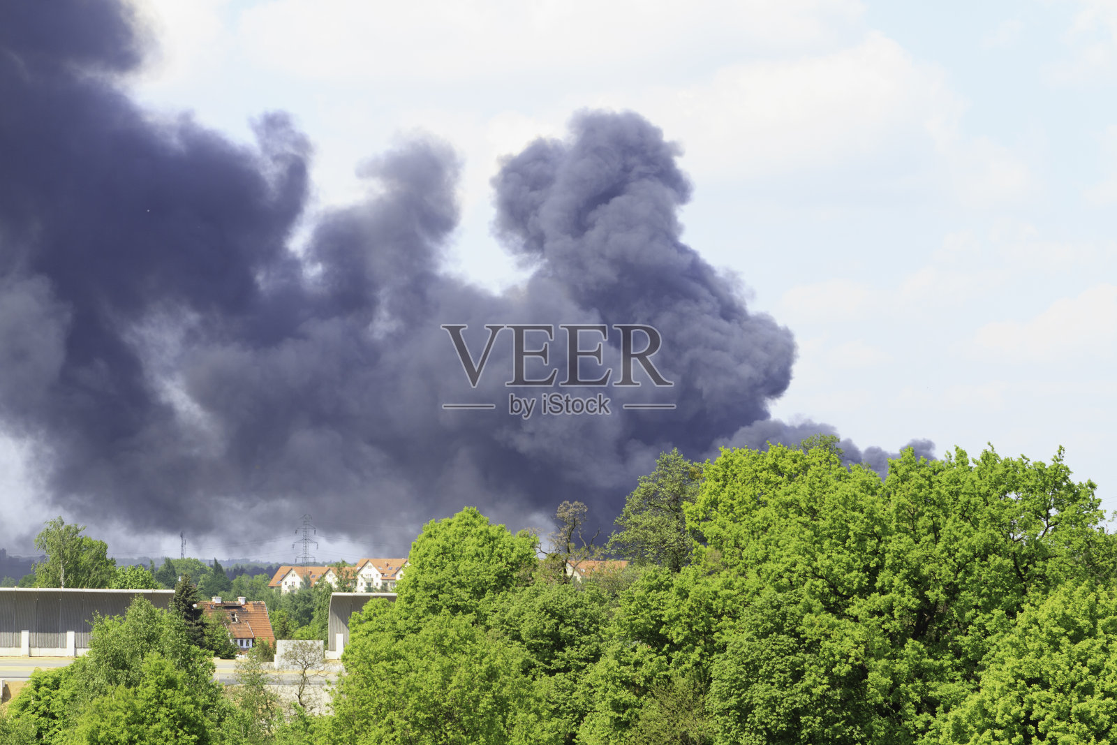 黑暗的旋转烟雾云照片摄影图片