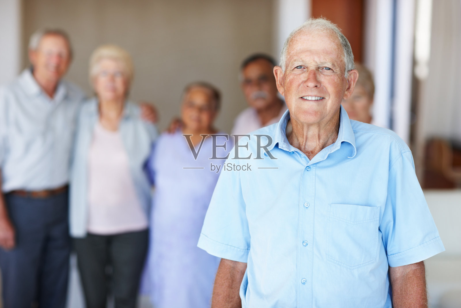 高级的人微笑照片摄影图片