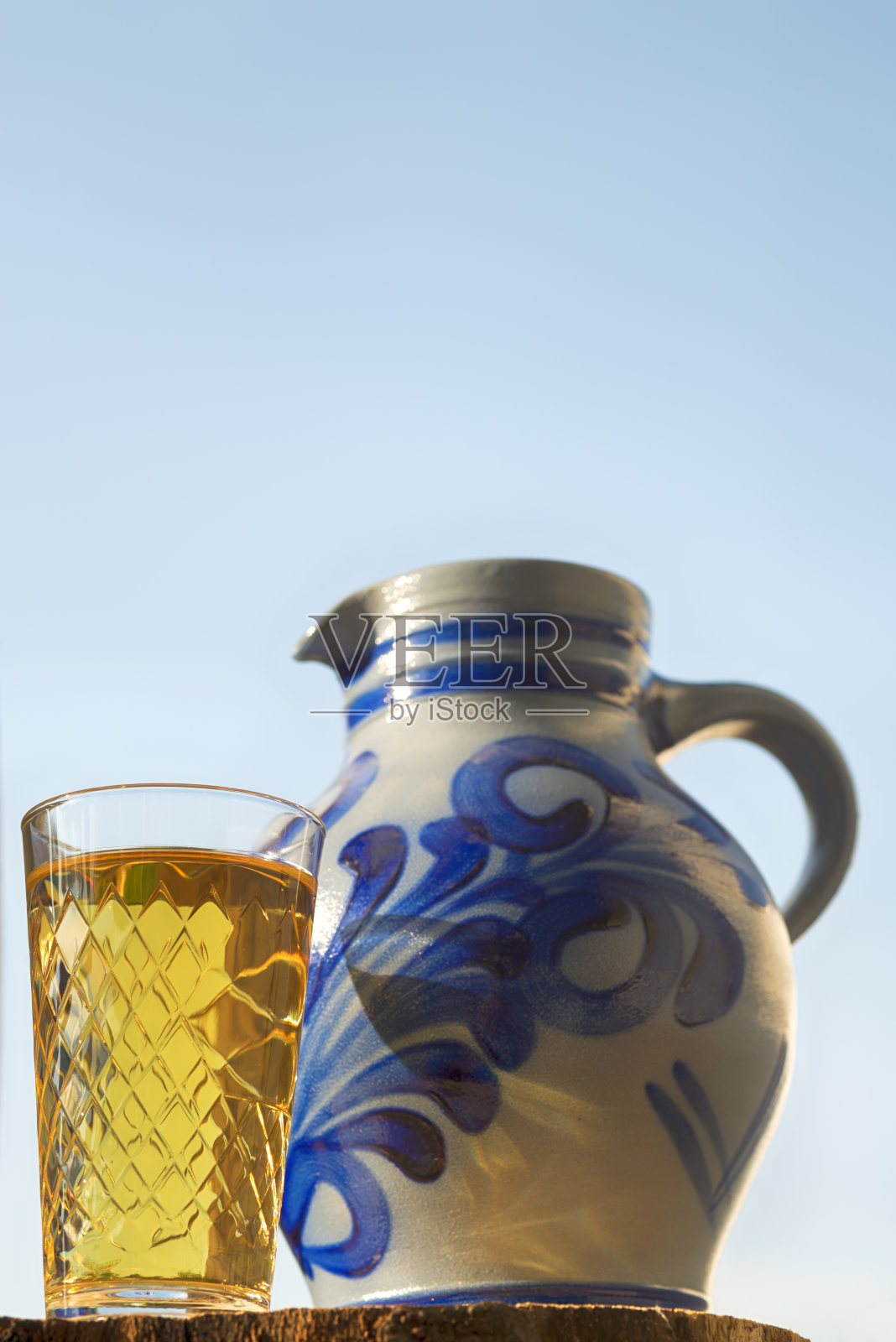 Hessian苹果酒苹果汁和Jug, Bembel Apfelsaft照片摄影图片