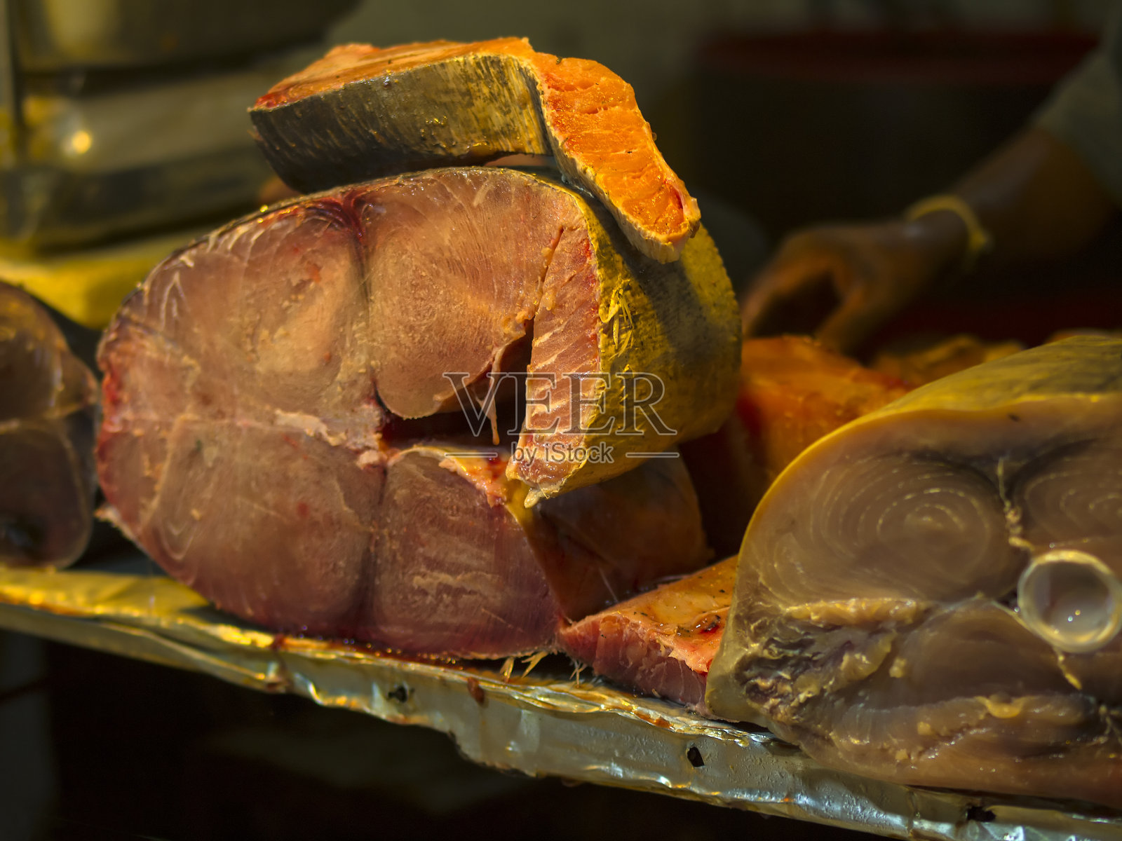 康提市场上的新鲜金枪鱼照片摄影图片