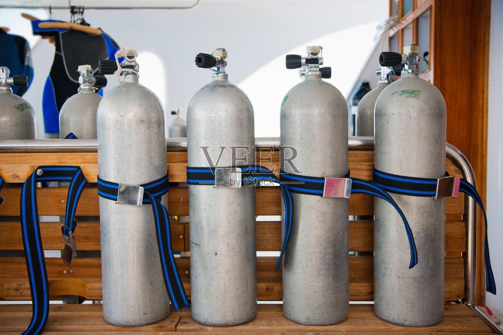 水肺潜水水下设备氧气罐照片摄影图片