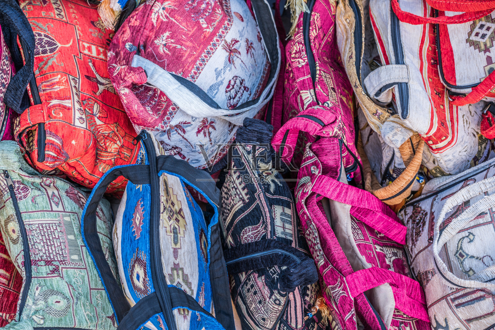 彩包在市场上出售照片摄影图片