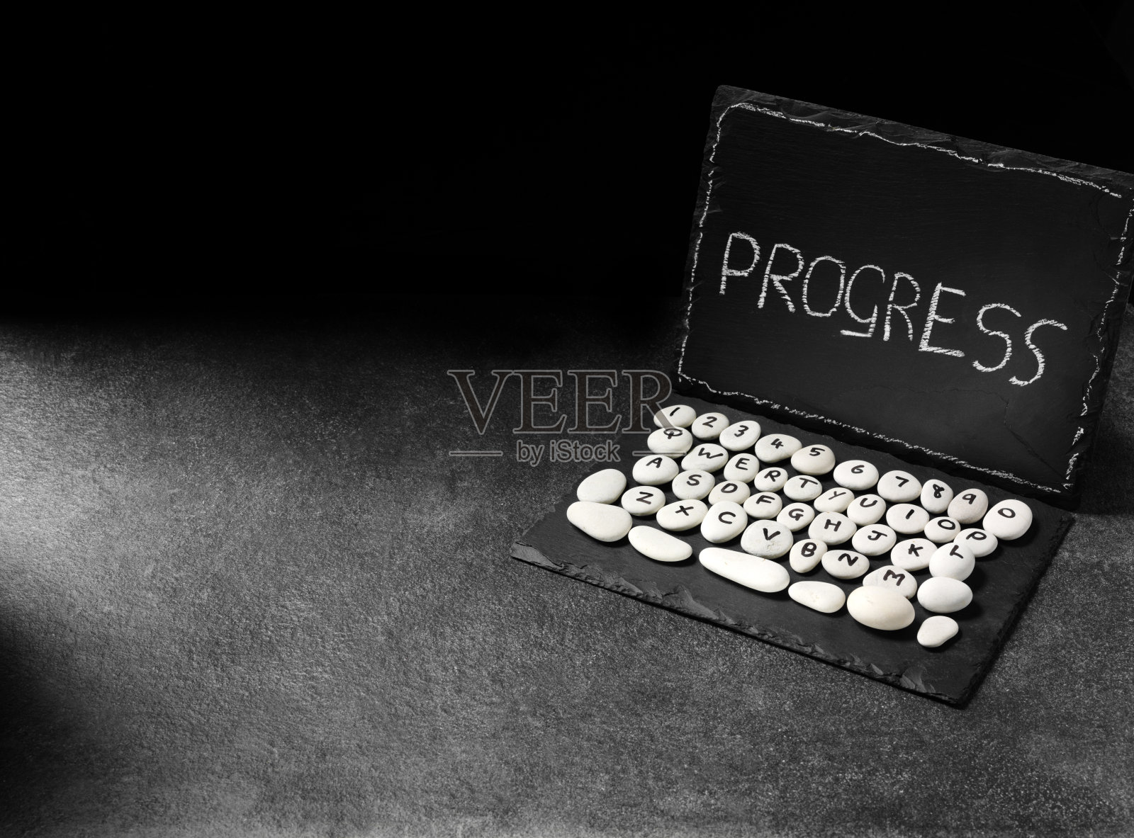 石板电脑屏幕显示的进度照片摄影图片