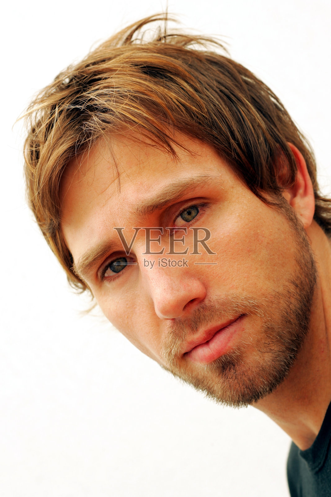 可疑的脸照片摄影图片