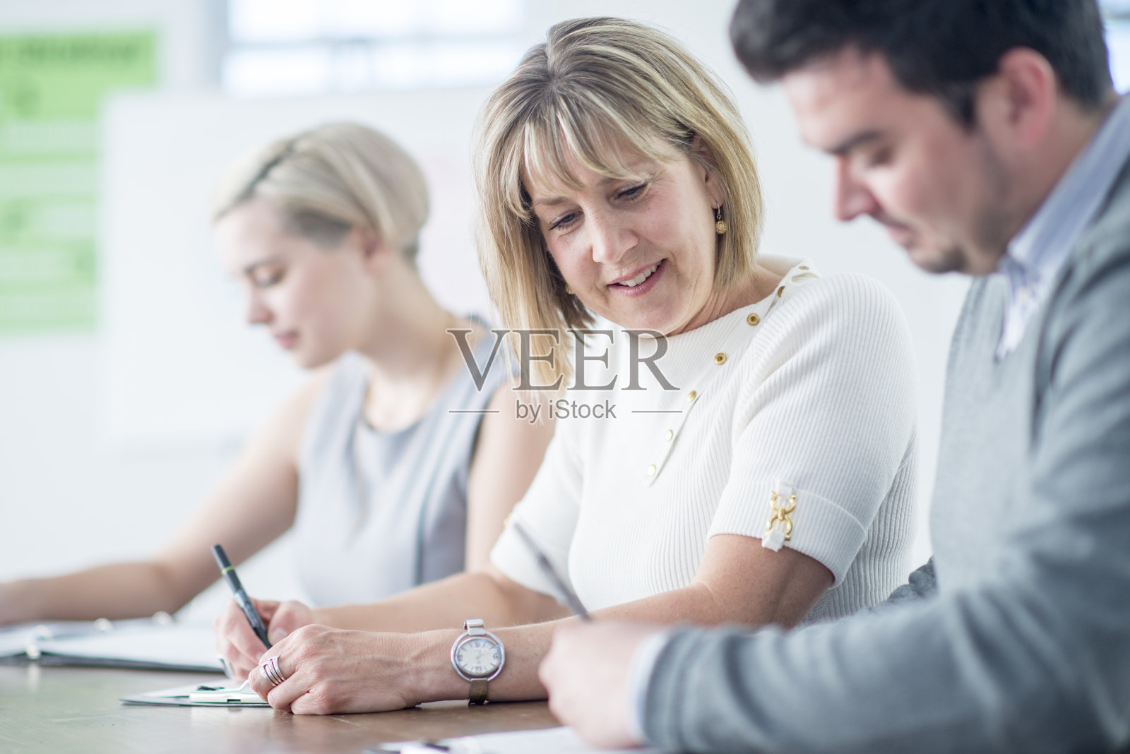 填写申请表照片摄影图片