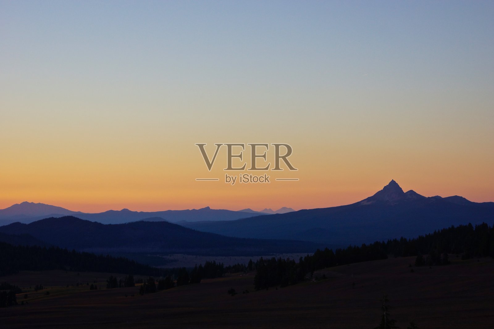 太Thielsen日落照片摄影图片