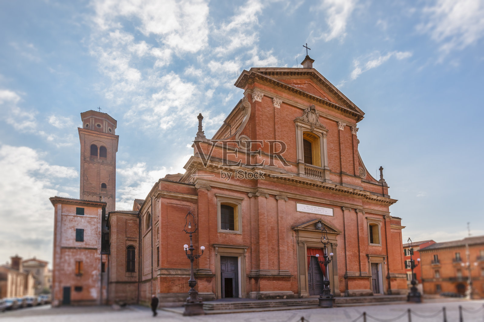 伊莫拉，在圣仙后座的猫照片摄影图片