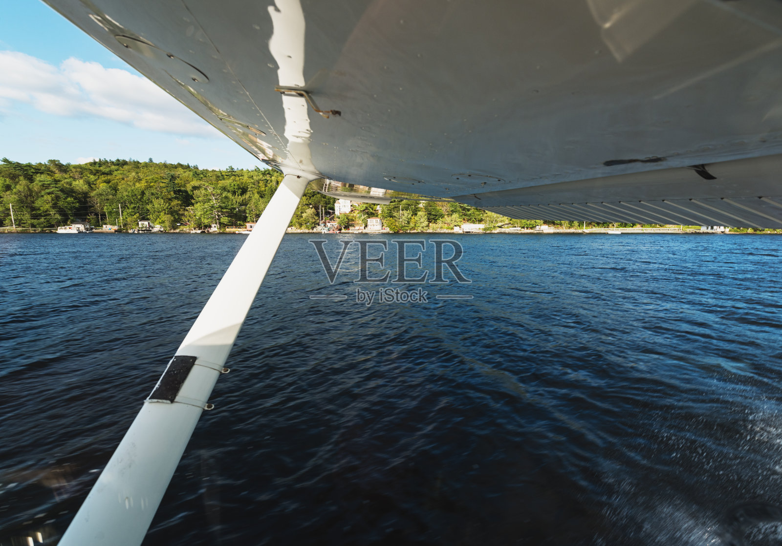 水上飞机起飞照片摄影图片