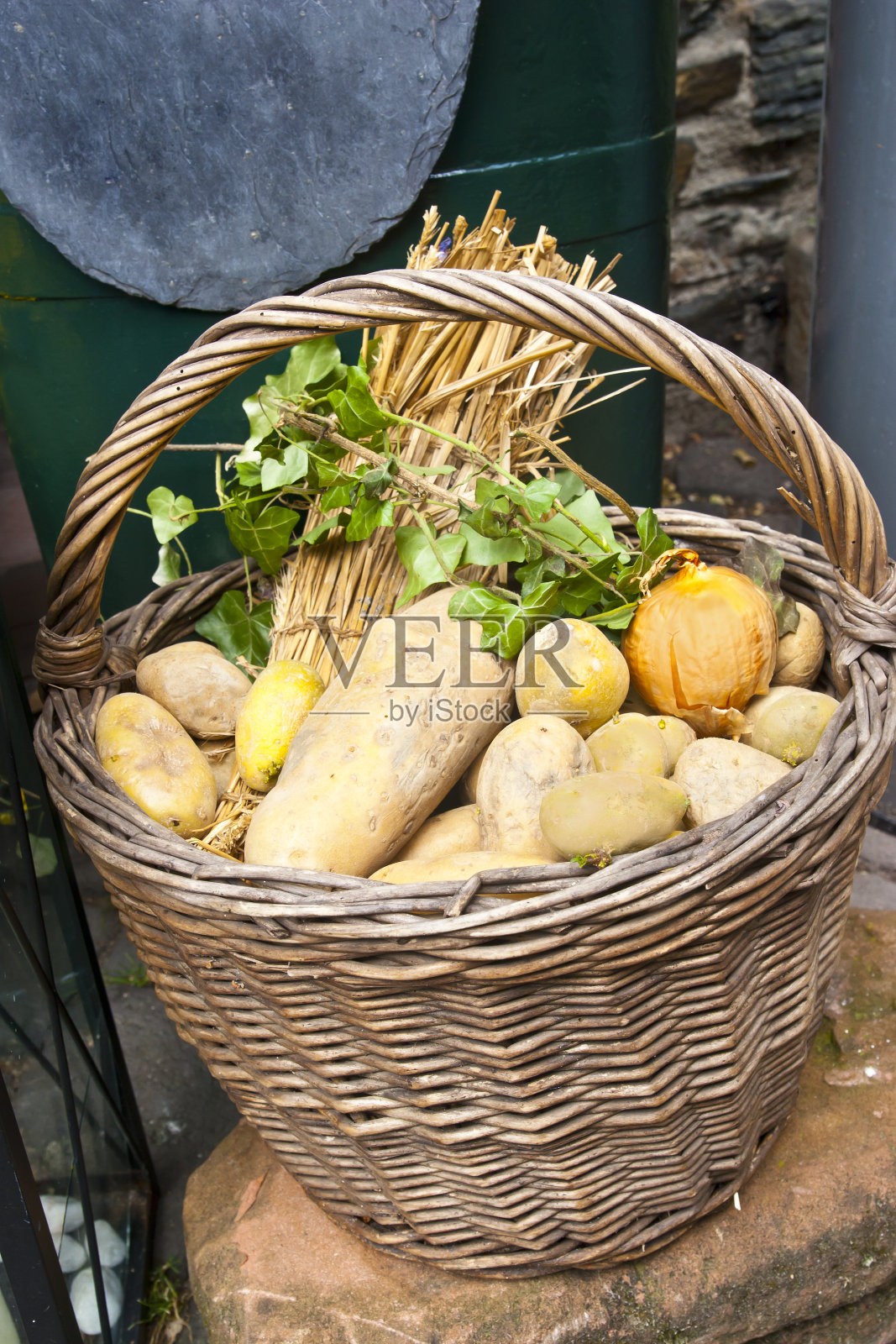 装饰土豆篮照片摄影图片