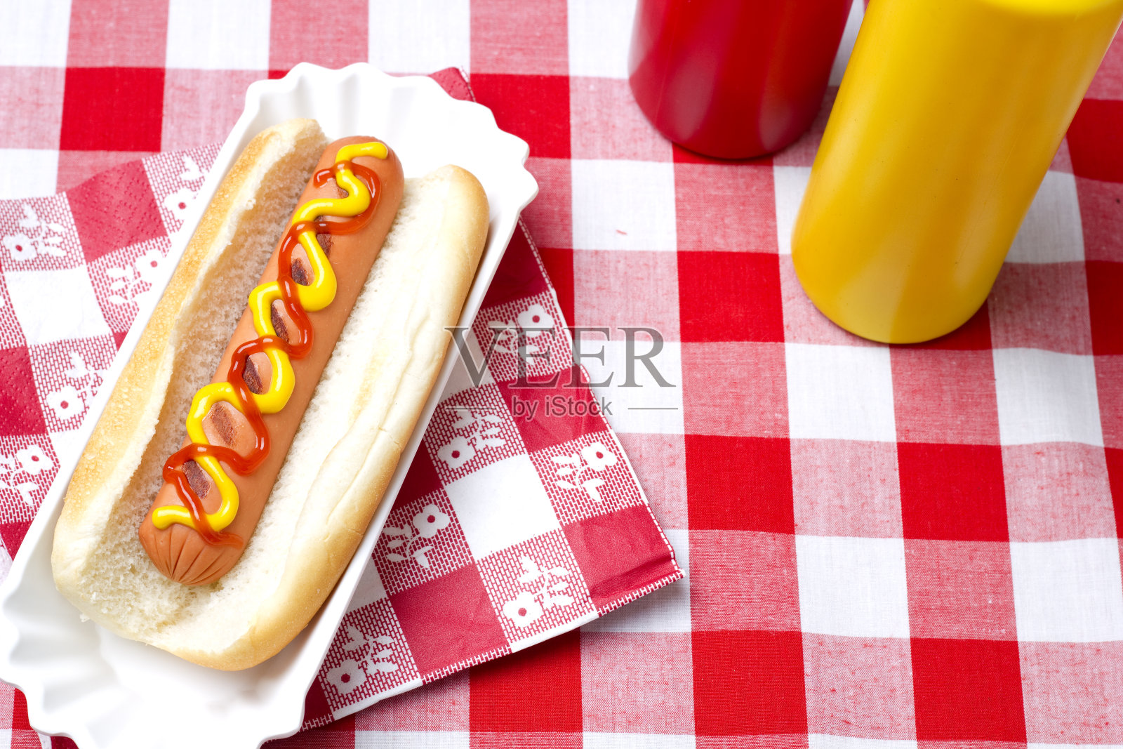 热狗和玉米棒照片摄影图片