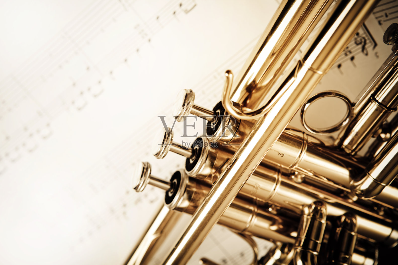 小号和笔记照片摄影图片