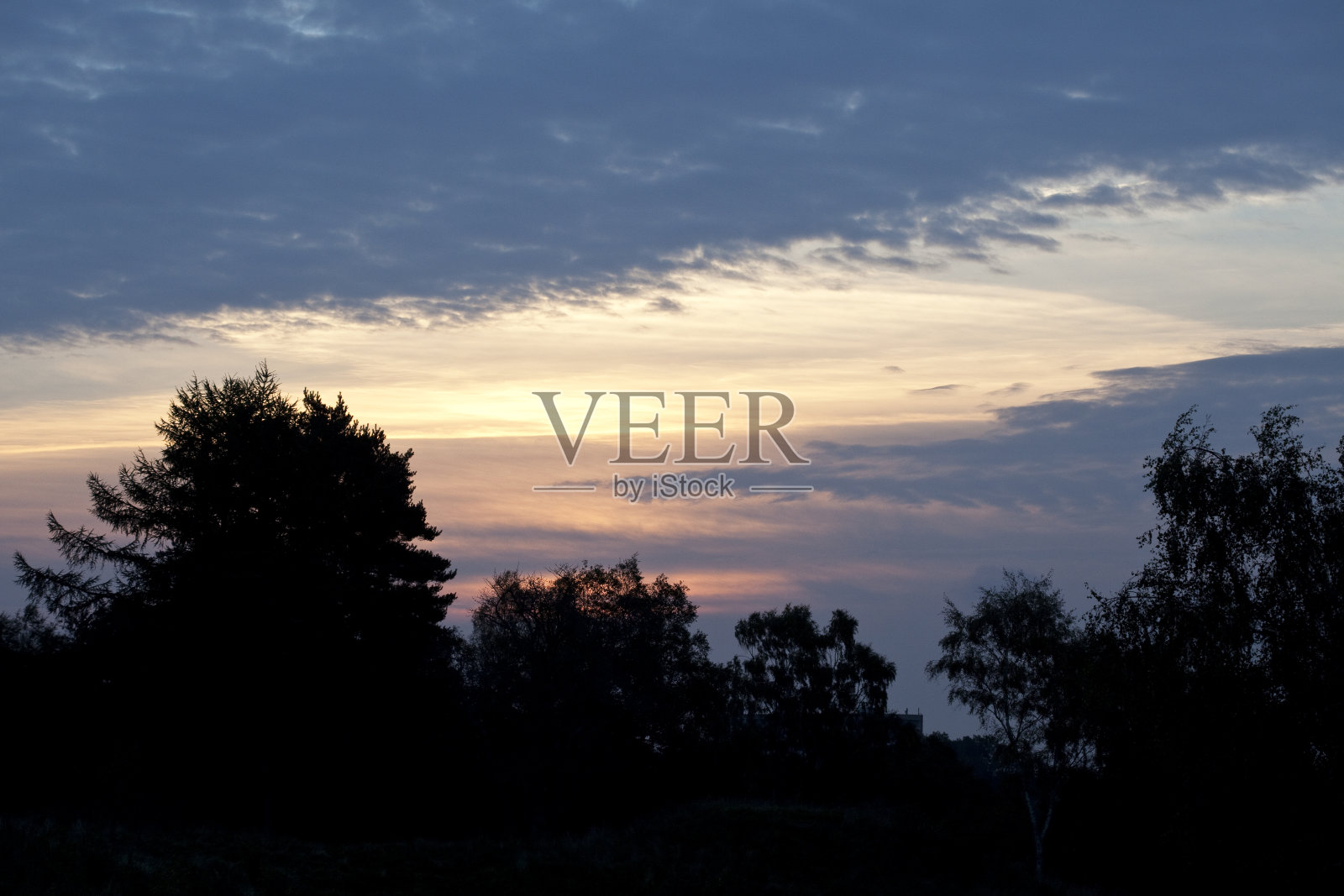 早晨的天空-丹麦布拉布兰德照片摄影图片