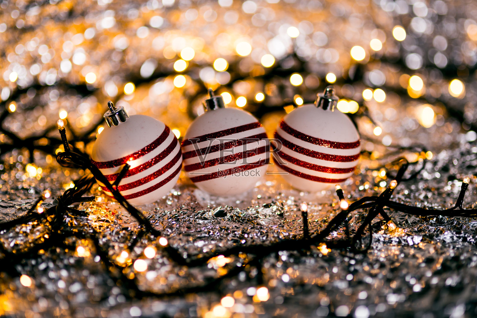 圣诞背景装饰用散景灯照片摄影图片