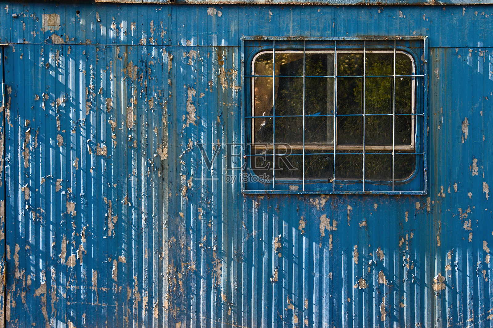 老工人军营一侧照片摄影图片