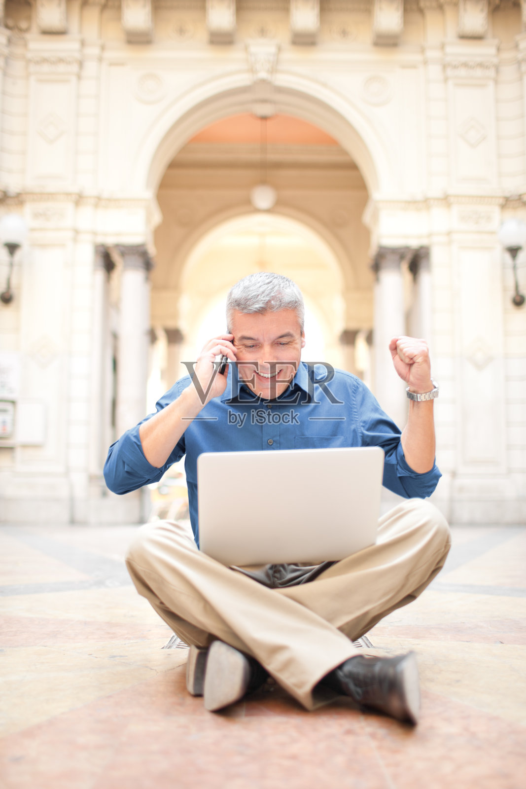 在户外工作照片摄影图片