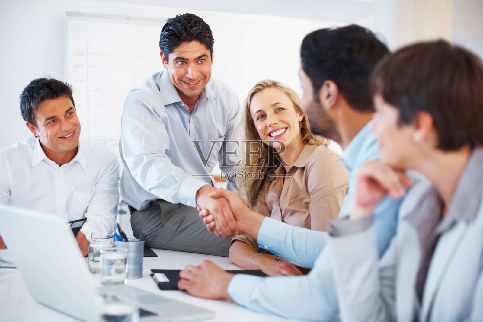 完成交易照片摄影图片