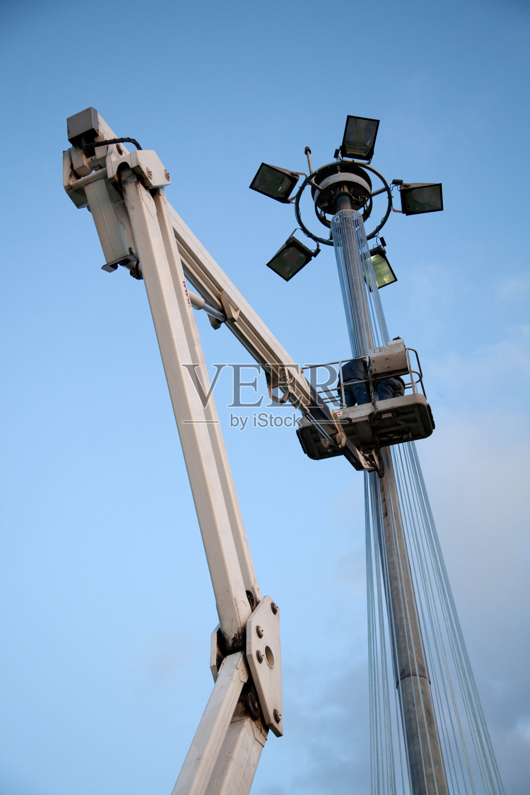 起重机及灯杆照片摄影图片