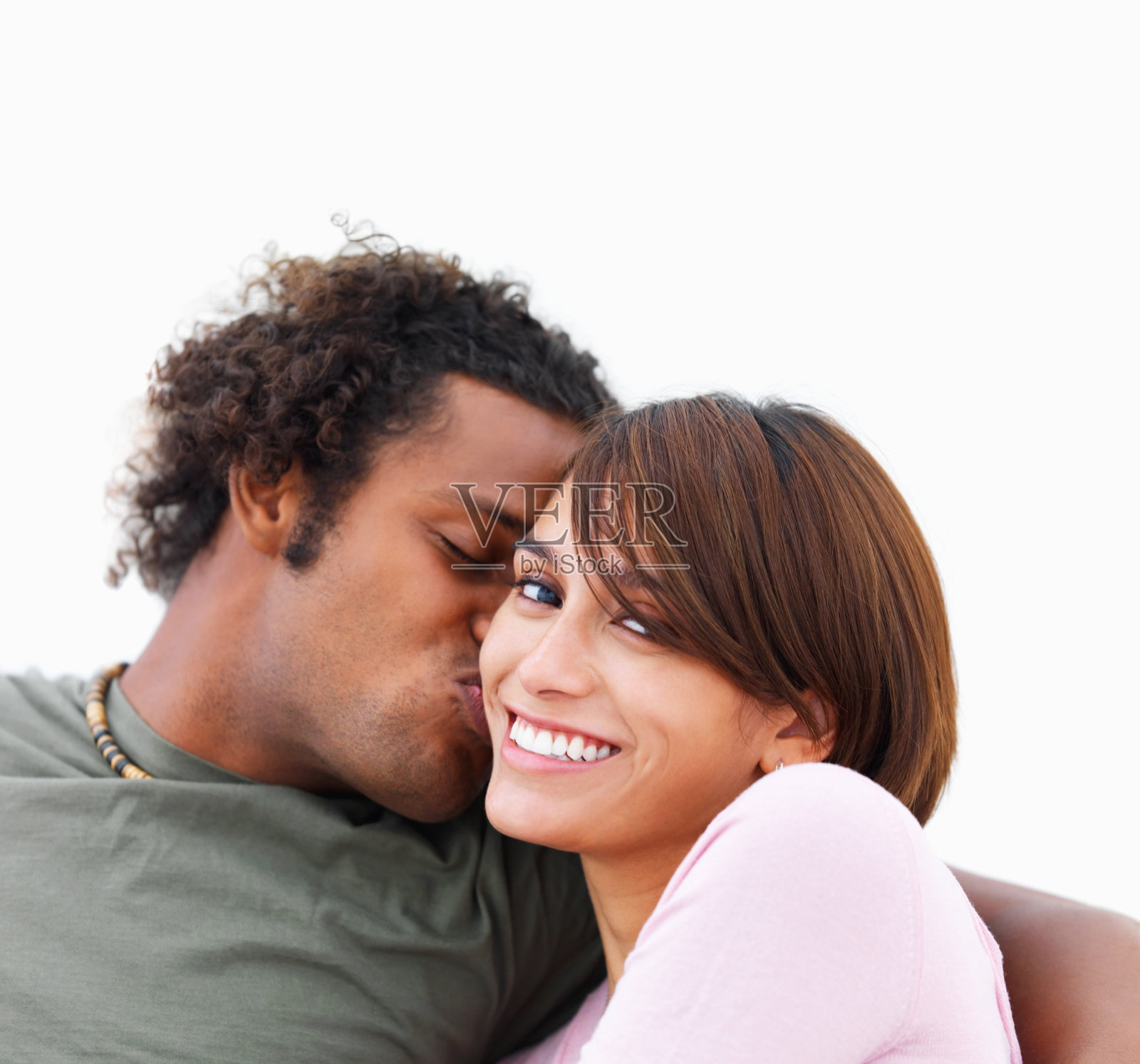 年轻女子被男人亲吻照片摄影图片