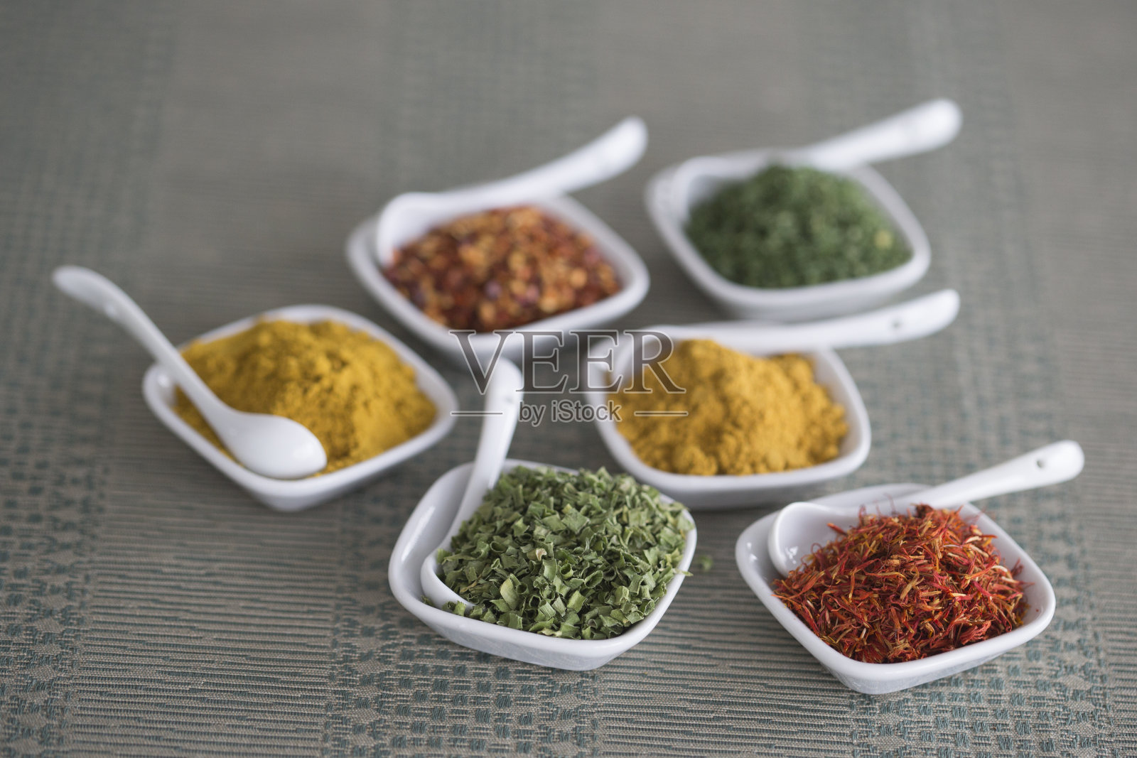 各式各样的香料照片摄影图片