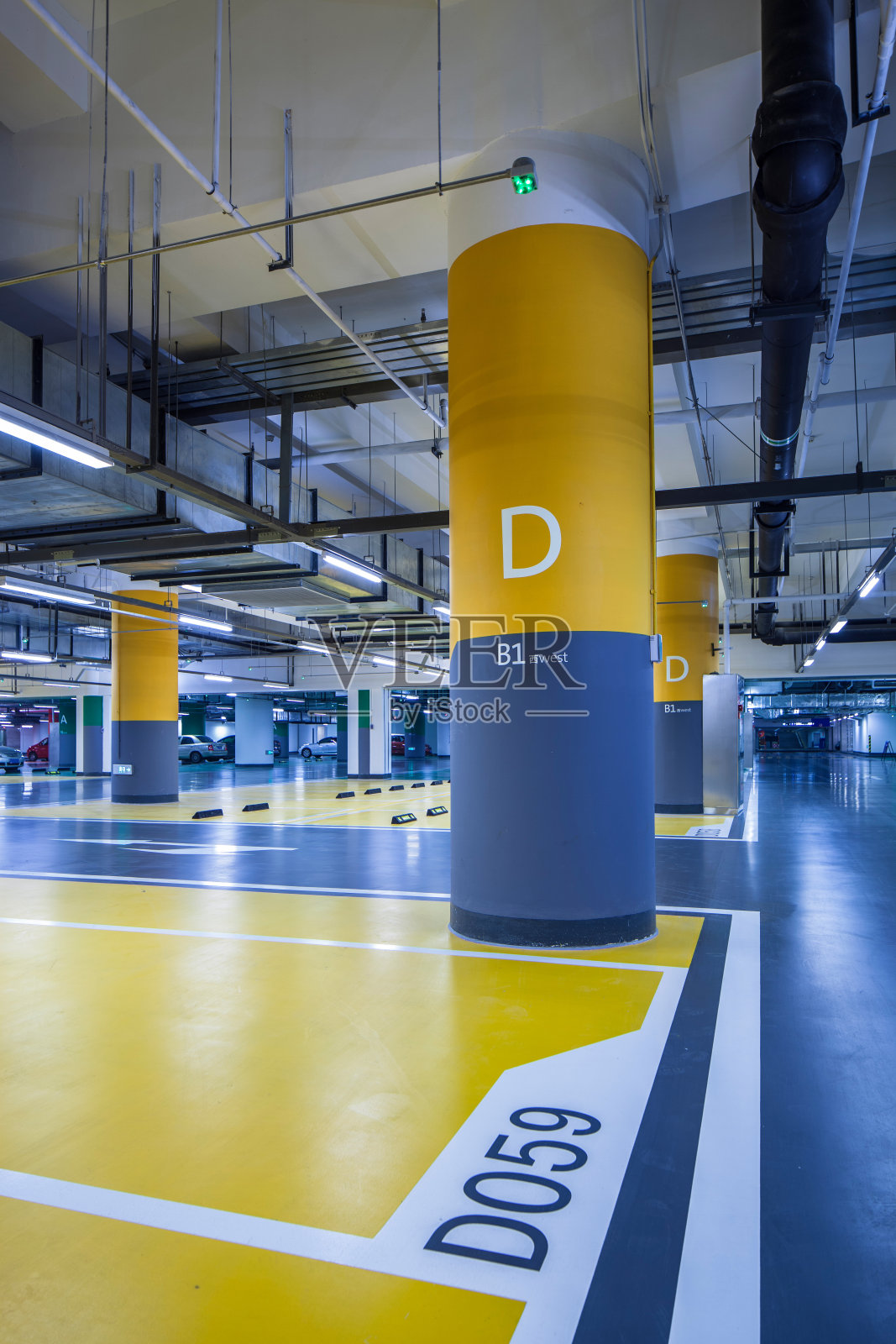 地下停车场照片摄影图片