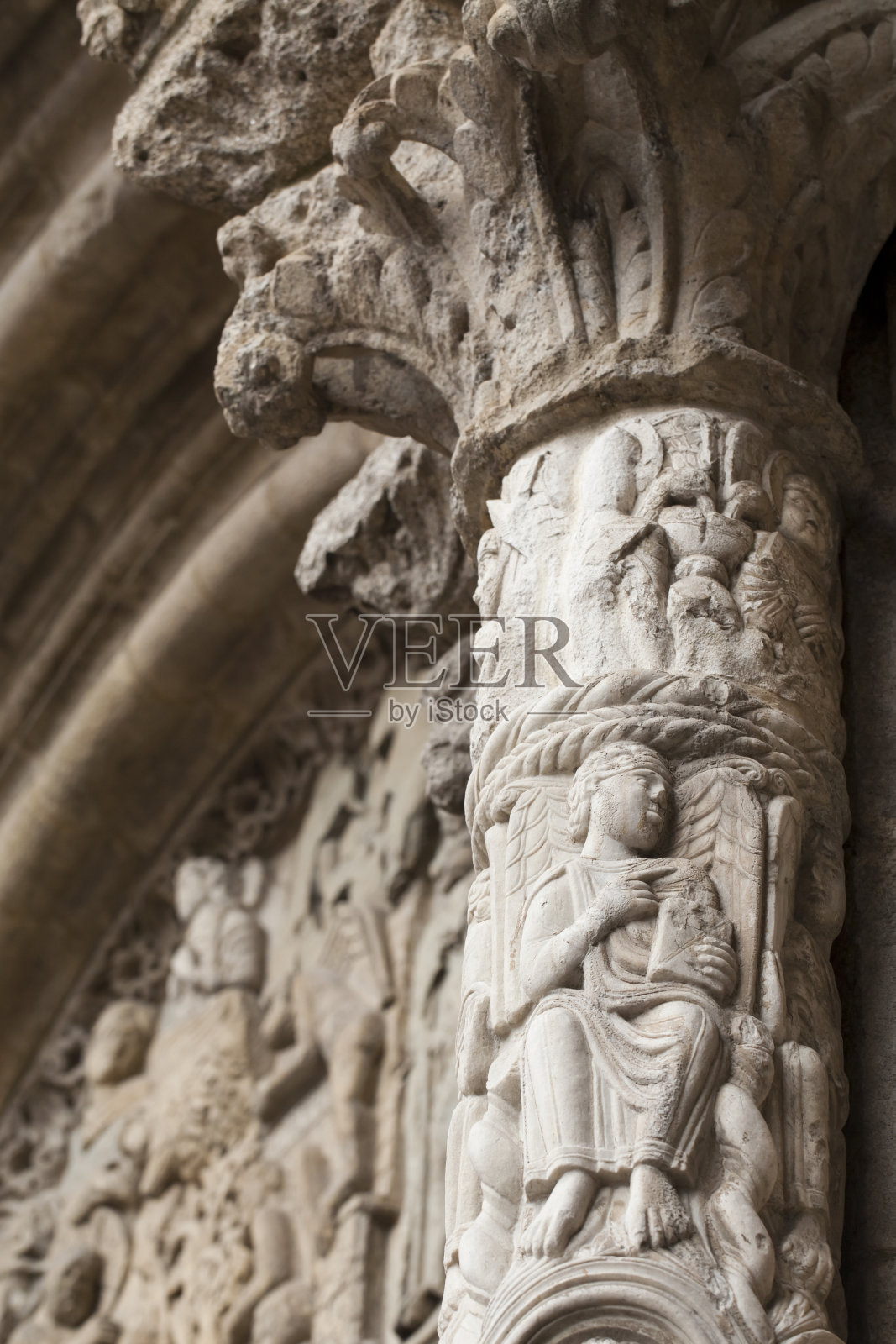 古代圆柱和雕塑照片摄影图片